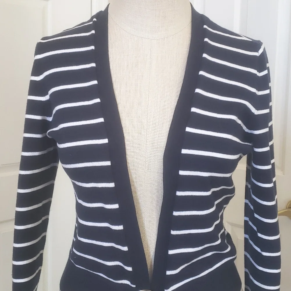 Vintage crisp nautical‑inspired